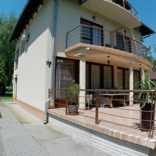 Balatoni Aranyparti Apartmanok Siófok Exteriör bild